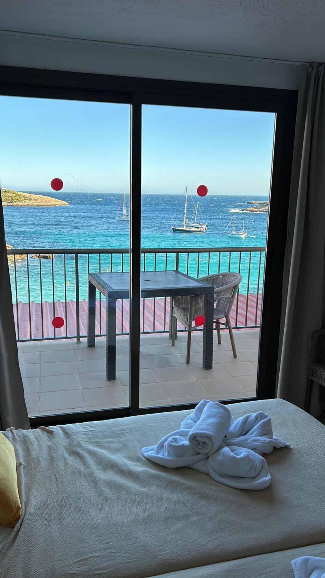Es Grop Apartamentos Portinatx Εξωτερικό φωτογραφία