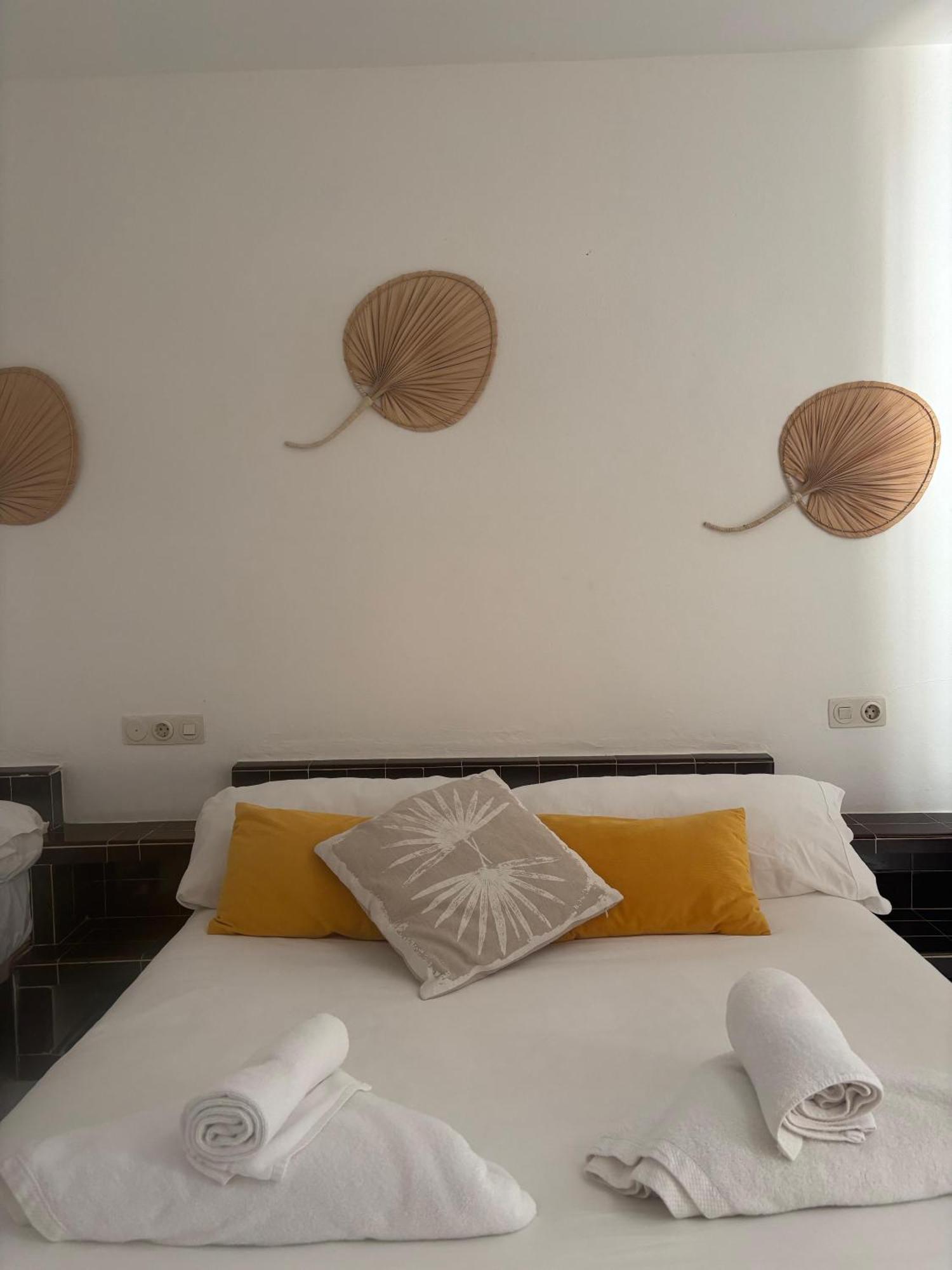 Es Grop Apartamentos Portinatx Εξωτερικό φωτογραφία